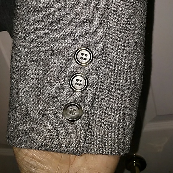 Women's Wool Blazer - Picture 3 of 6